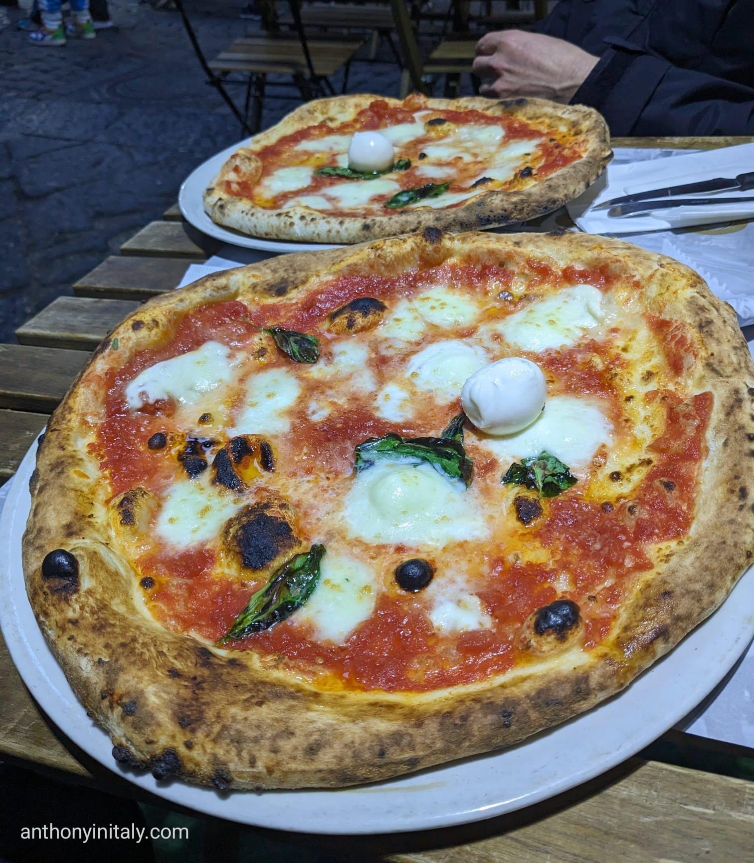 neapolitan style pizza