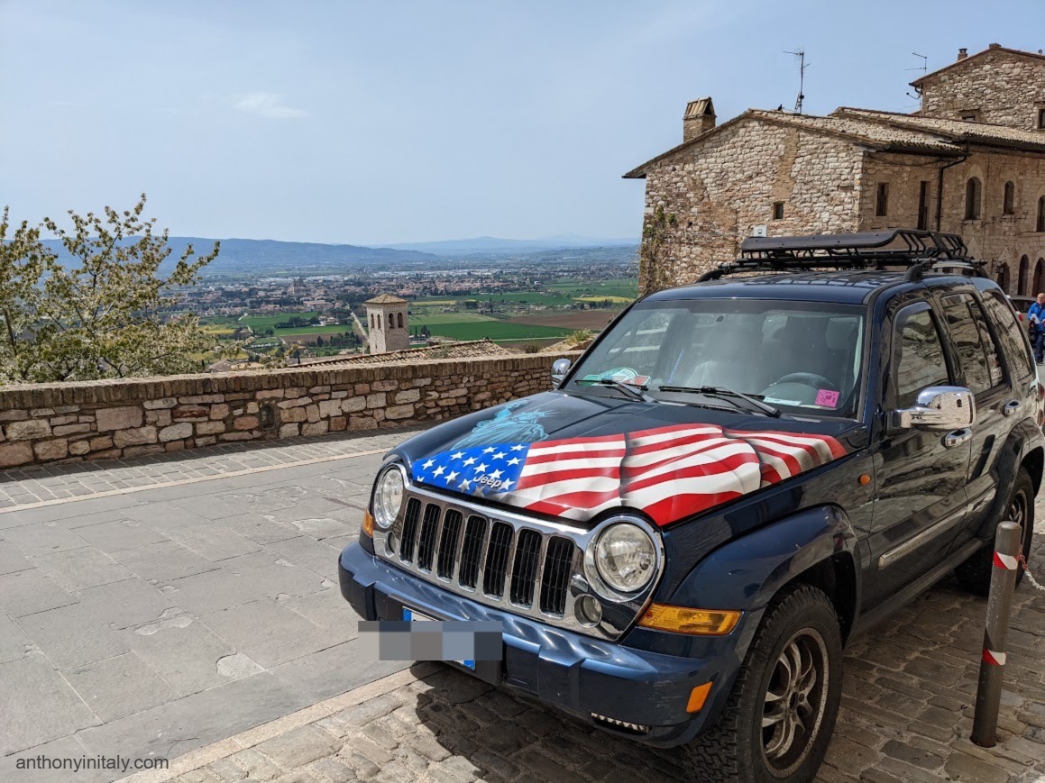 picture of jeep with american flag design on the hood